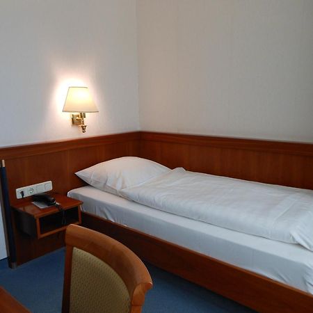 Hotel Pfeffermuehle Borchen Exterior photo